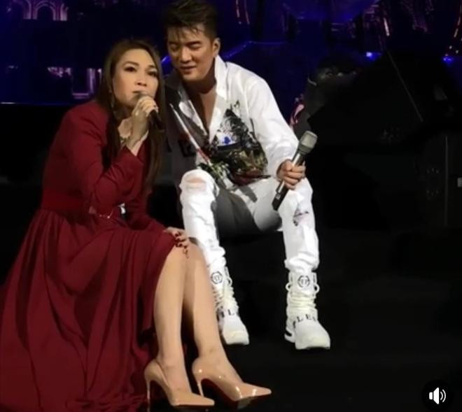 dam-vinh-hung-nhac-loi-my-tam-khi-cung-song-ca-cuc-tinh-tren-san-khau-nhung-cu-dan-mang-lai-nhac-chuyen-da-lay-vo-7-ngoisaovn-w1284-h1146 6
