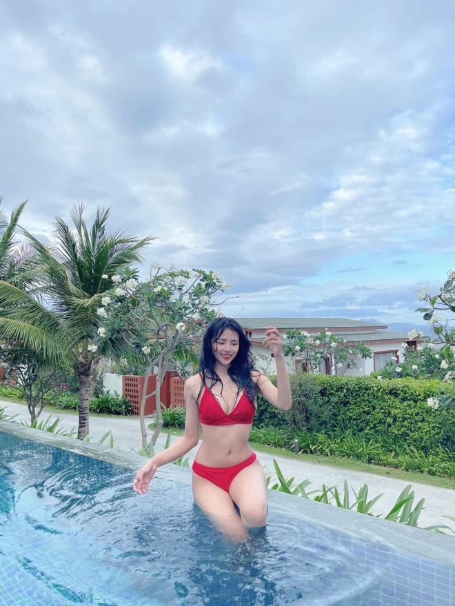 gái xinh bikini  0