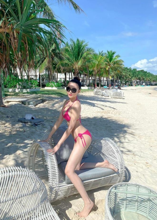 gái xinh bikini  2