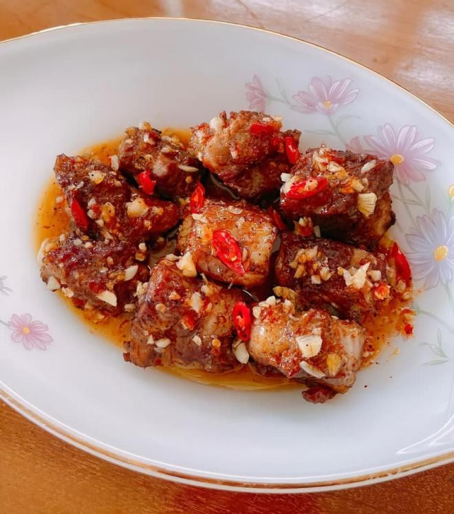Âu Hà My sườn sốt mận 0