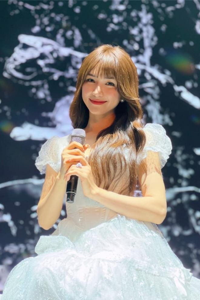 hoa-minzy-giau-co-nao-o-tuoi-26-17-17585215.jpg 0