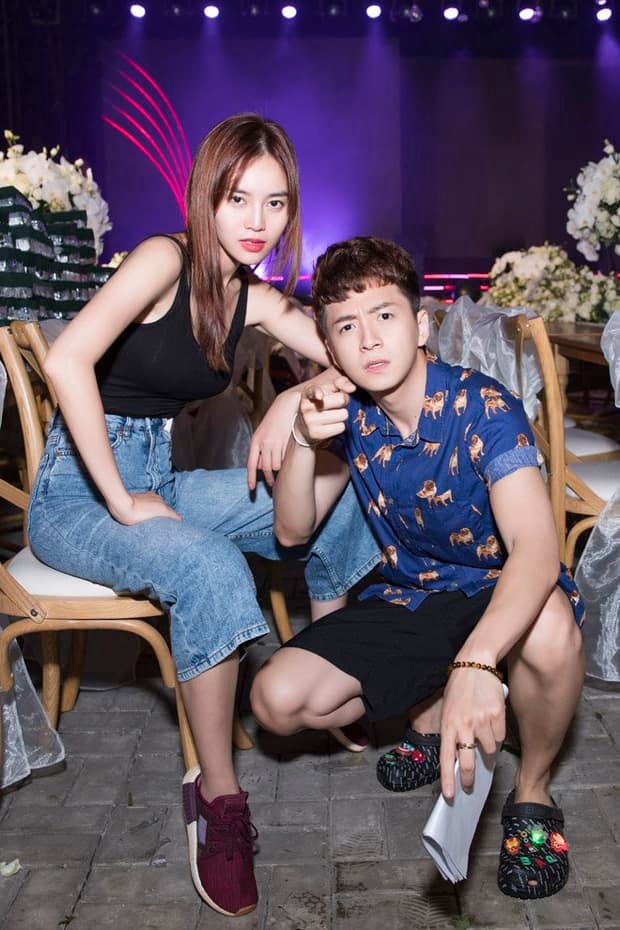 -mang-xa-hoi-lan-truyen-thiep-cuoi-cua-ngo-kien-huy-va-lan-ngoc-voi-thoi-gian-dia-diem-cu-the-tin-vui-den-roi-sao-3-ngoisaovn-w620-h930 0