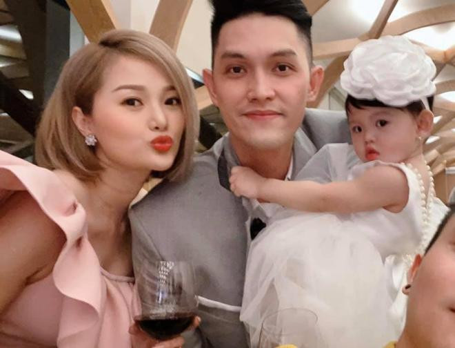 em gái Quang Vinh sinh con  1