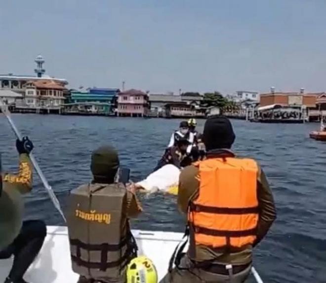 Nghẹn ngào cảnh trục vớt nữ diễn viên 'Chiếc lá cuốn bay' sau gần 2 ngày tìm kiếm, bạn trai cô bật khóc trước thi thể người yêu 3