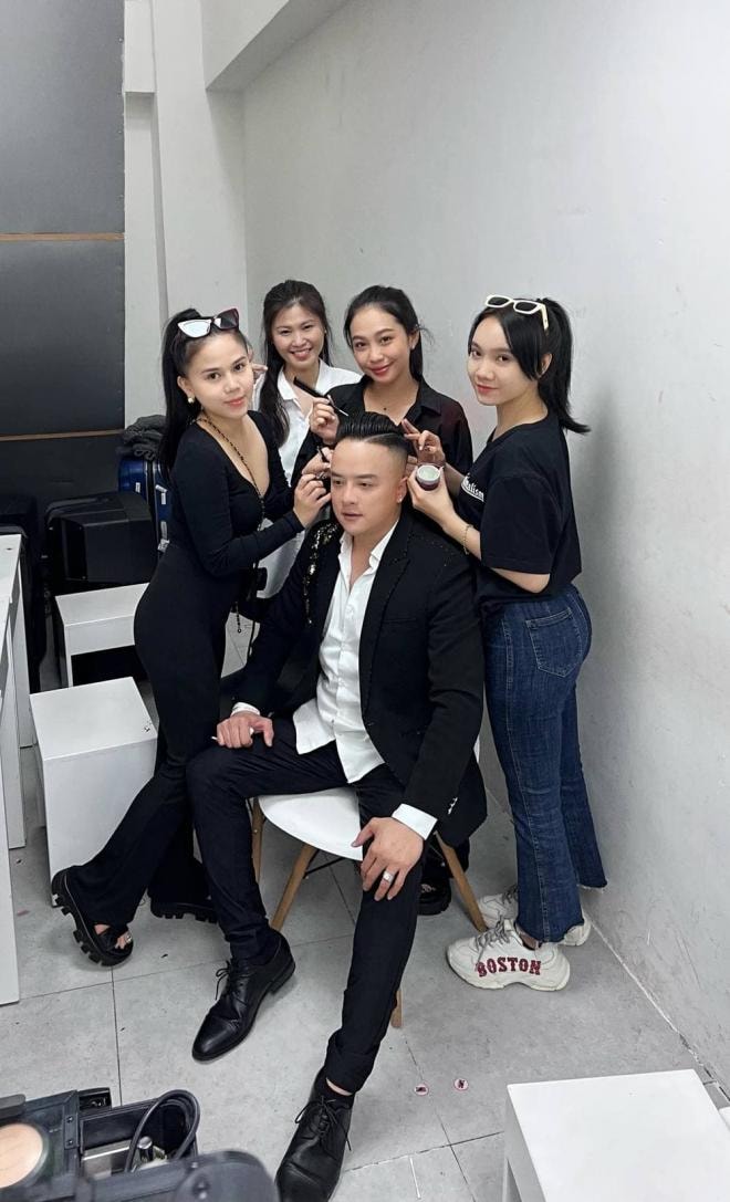 sau-khi-hen-ho-cao-thai-son-angela-phuong-trinh-co-man-tro-lai-cuc-quyen-ru-cung-visual-dinh-cua-chop-4-ngoisaovn-w1000-h1647 2
