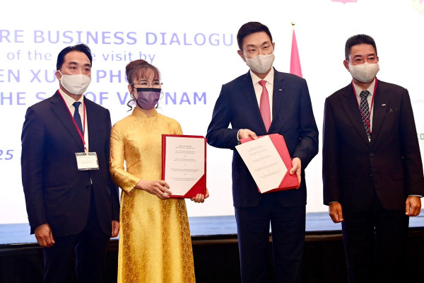 Gần 11 tỷ USD cam kết hợp tác giữa doanh nghiệp Việt Nam-Singapore  -0