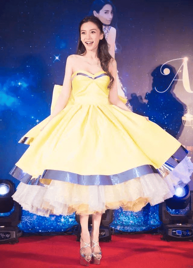  Sinh nhật đầu tiên của Angelababy hậu ly hôn chỉ có Dương Mịch, Nghê Ni và 1 nam MC chúc mừng, còn đâu siêu xe và party hoành tráng như thời bên Huỳnh Hiểu Minh 1