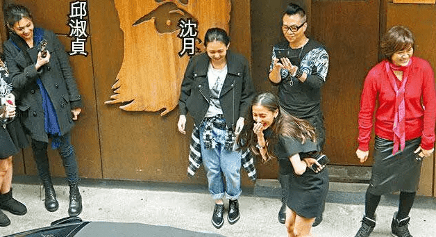  Sinh nhật đầu tiên của Angelababy hậu ly hôn chỉ có Dương Mịch, Nghê Ni và 1 nam MC chúc mừng, còn đâu siêu xe và party hoành tráng như thời bên Huỳnh Hiểu Minh 5