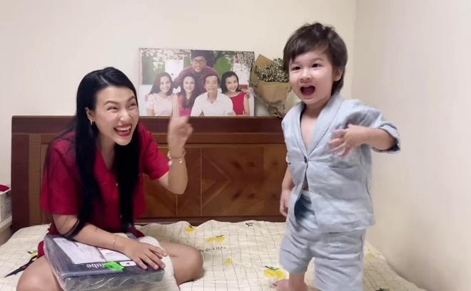 á hậu hoàng oanh nhận nút bạc  3