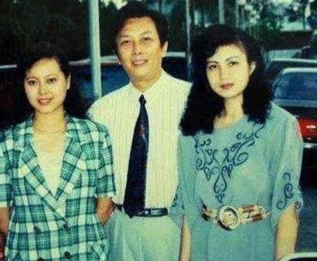 Vợ cũ của Đường Quốc Cường nhờ con gái trả thù, nào ngờ sau 32 năm, con gái bà coi mẹ kế như mẹ ruột của mình 9