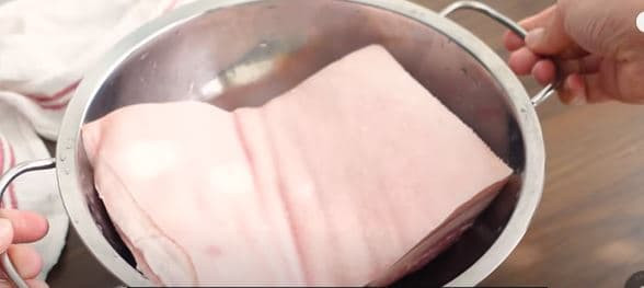 cách làm thịt quay giòn bì chỉ dùng giấm 4 cách làm thịt quay giòn bì chỉ dùng giấm 4