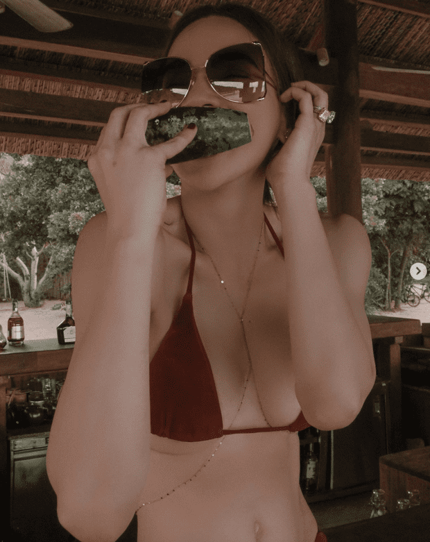 Hà hồ bikini  0