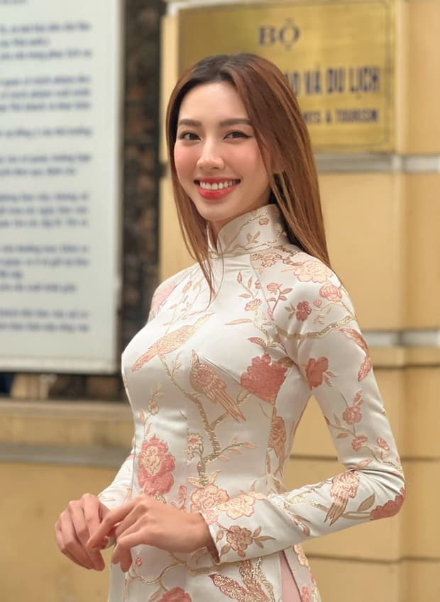 hoa-hau-thuy-tien-xuat-sac-lot-top-10-guong-mat-tre-viet-nam-tieu-bieu-nam-2021-2-ngoisaovn-w620-h849 0