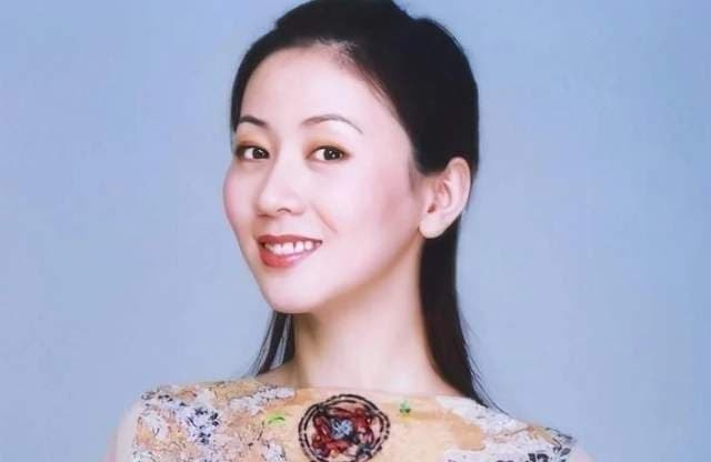 Bị gia đình hắt hủi và vẫn độc thân ở tuổi 45, liệu Thang Gia Lệ có hối hận khi làm 