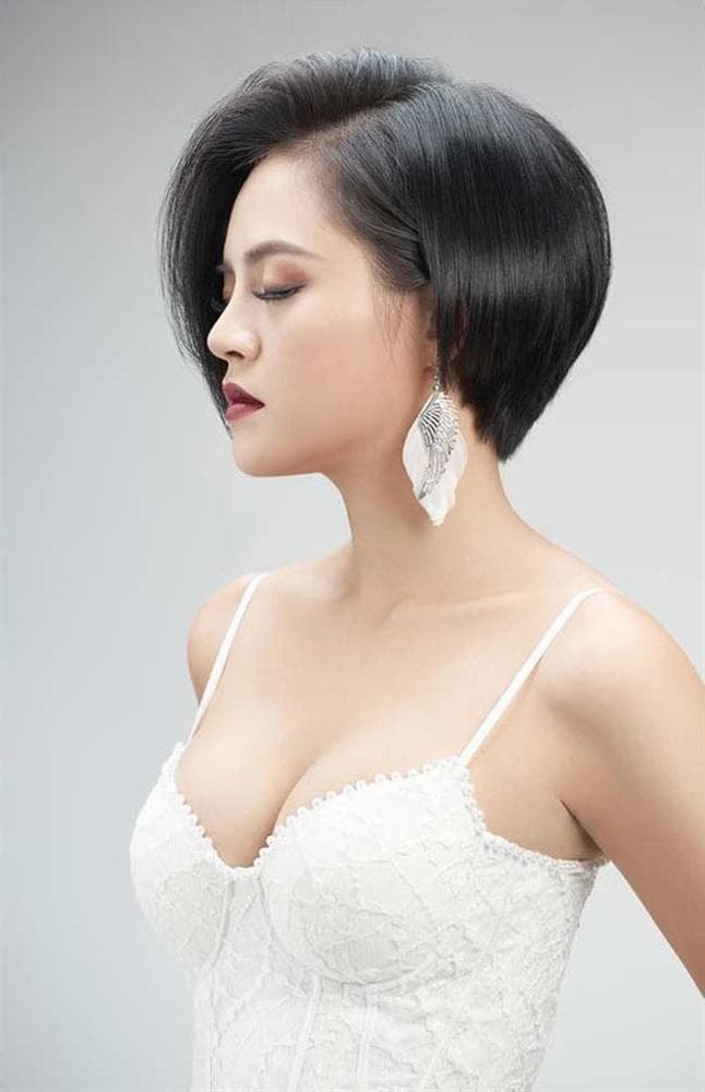 thu-quynh-dang-anh-tap-gym-dan-mang-hot-voi-vong-1-ngang-ngua-ngan-98-6d0-5406578.jpg 0