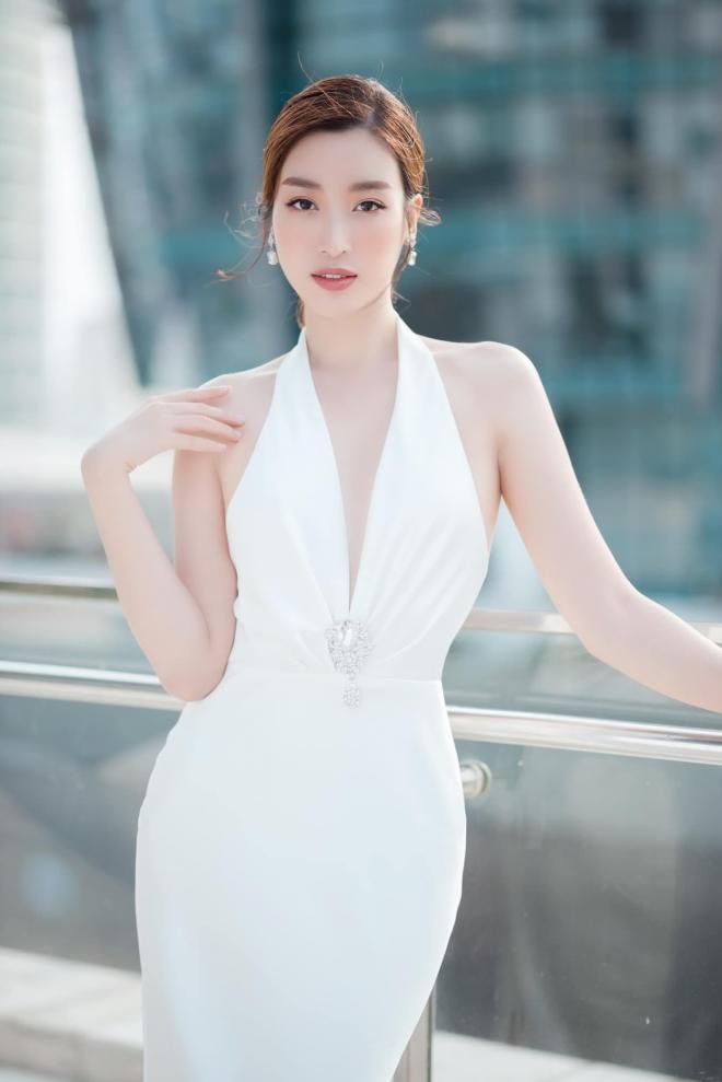 đỗ mỹ linh ngực lép  1