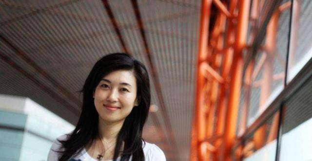 Xâm hại tình dục, lái xe khi say rượu, lừa đảo - 3 người đàn ông liên quan đến nữ MC Lý Hồng đều phải ngồi tù 6 Xâm hại tình dục, lái xe khi say rượu, lừa đảo - 3 người đàn ông liên quan đến nữ MC Lý Hồng đều phải ngồi tù 6