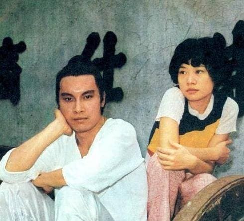 Nổi tiếng không kém Quỳnh Dao, bà nhẫn tâm phá hủy hai mối tình của bạn thân và từ chối nhận người nhà 3 Nổi tiếng không kém Quỳnh Dao, bà nhẫn tâm phá hủy hai mối tình của bạn thân và từ chối nhận người nhà 3