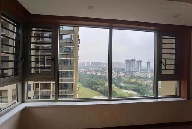 nối liền phòng khách với ban công 3