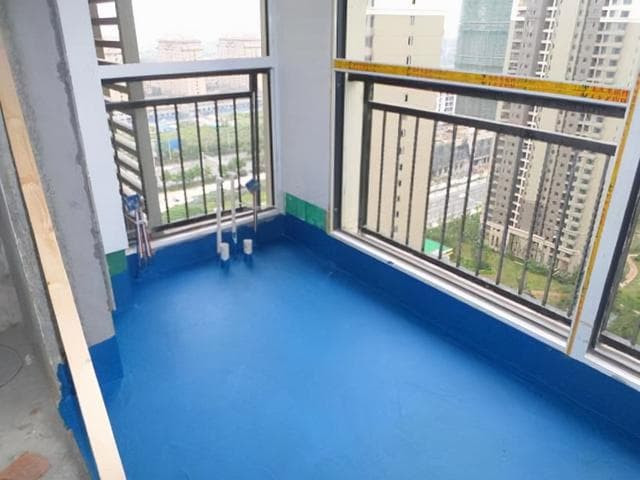 nối liền phòng khách với ban công 4