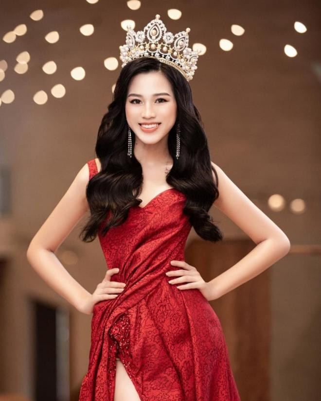tan-hoa-hau-do-thi-ha-la-sinh-vien-the-nao-tai-dh-kinh-te-quoc-dan.jpg 0
