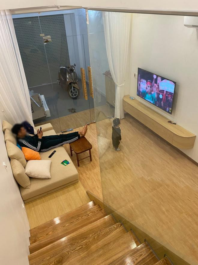 thiết kế cầu thang bằng kính  0