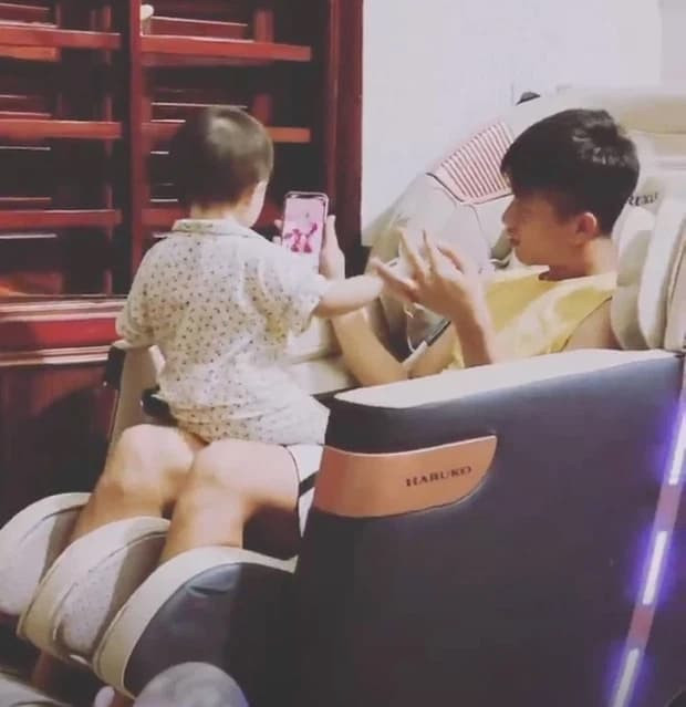 Rời tuyển, Phan Văn Đức về nhà chăm sóc con gái bị nhiễm Covid-19 3