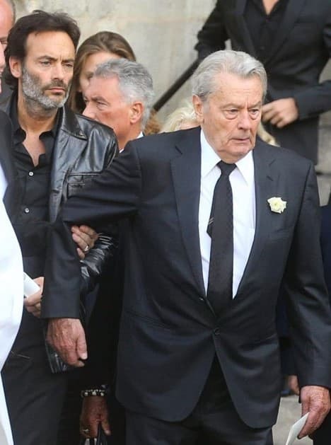 'Tài tử điển trai nhất' Alain Delon lựa chọn an tử ở tuổi 86, con trai chia sẻ lý do ủng hộ quyết định của cha   5