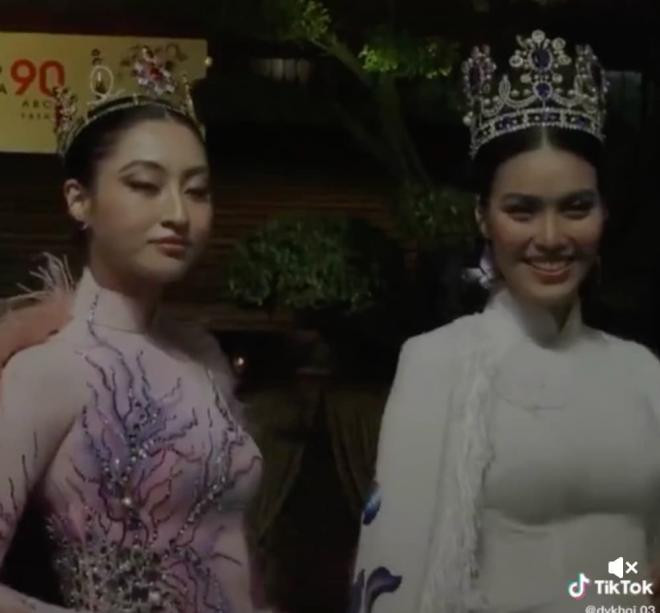 ro-tin-don-lan-khue-bi-mot-hoa-hau-dan-em-tranh-vi-tri-vedette-chi-vi-ghen-ghet-vi-tri-top-11-miss-world-khong-ai-soan-ngoi-noi-2-ngoisaovn-w1000-h930 1