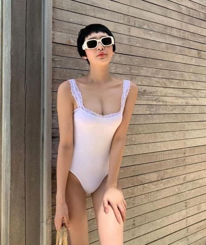 hien-ho-len-do-voi-bikini-kieu-toc-cu-sai-sai-nhung-body-can-tat-773115.jpg 0