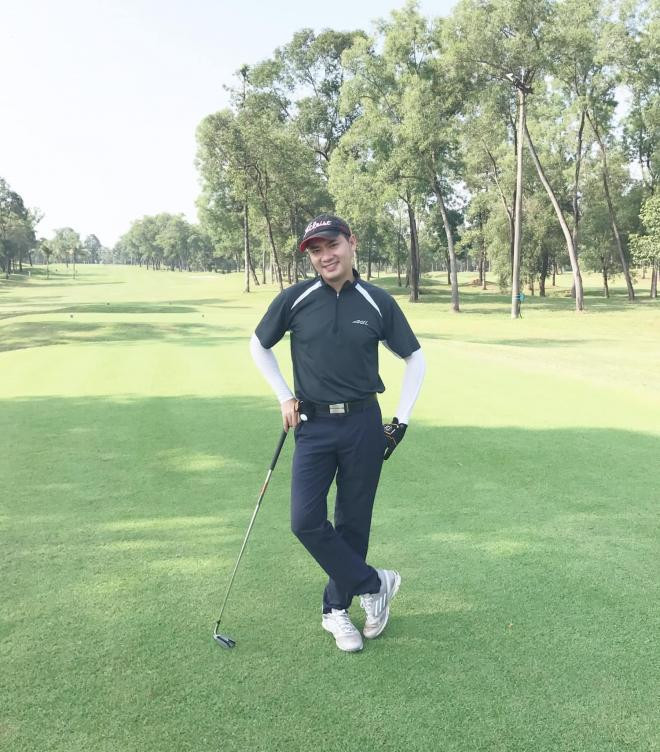minh-luan-bat-trend-ra-san-golf-thua-nhan-chia-tay-ban-gai-xinh-dep-chi-qua-mot-cau-noi-1-ngoisaovn-w1500-h1710 9