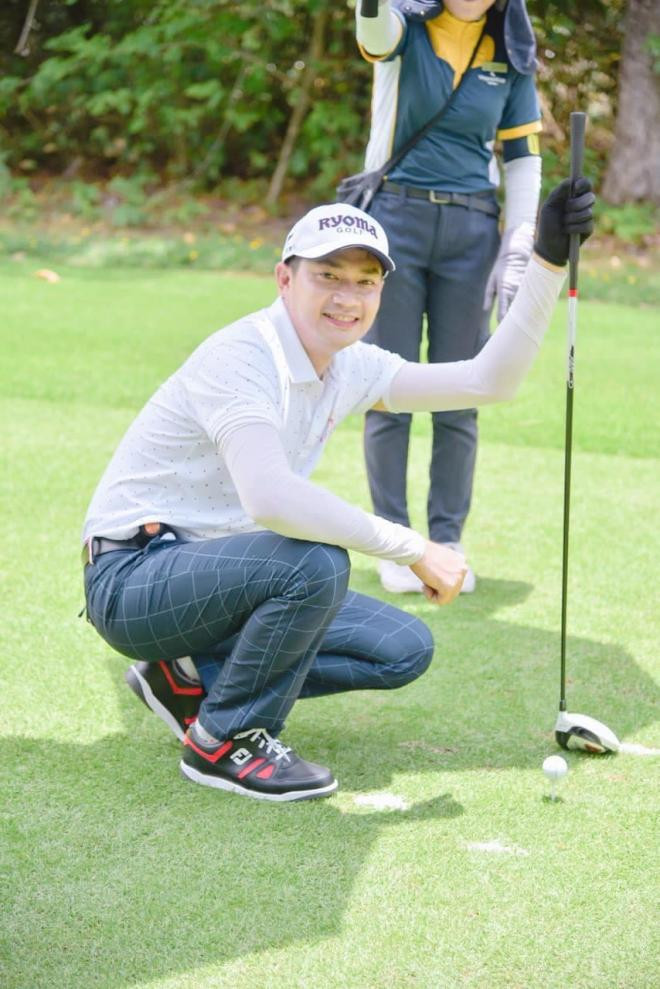minh-luan-bat-trend-ra-san-golf-thua-nhan-chia-tay-ban-gai-xinh-dep-chi-qua-mot-cau-noi-2-ngoisaovn-w854-h1280 8