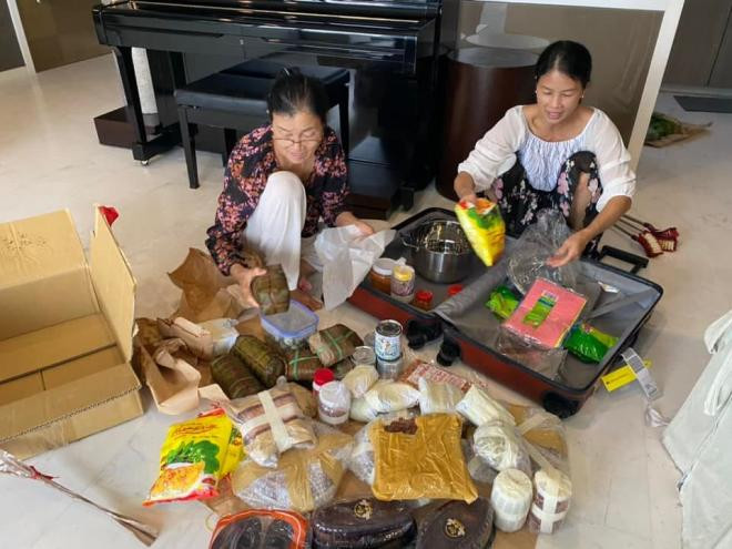 bo-me-ruot-doan-trang-sang-singapore-de-tham-con-chau-vi-nho-22nay-da-duoc-om-nhau-hon-nhau-nat-mat-luon-roi22-7-ngoisaovn-w960-h720 0 bo-me-ruot-doan-trang-sang-singapore-de-tham-con-chau-vi-nho-22nay-da-duoc-om-nhau-hon-nhau-nat-mat-luon-roi22-7-ngoisaovn-w960-h720 0