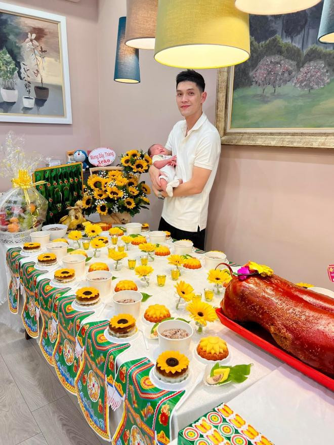 quang vinh mừng đầy tháng cháu  0