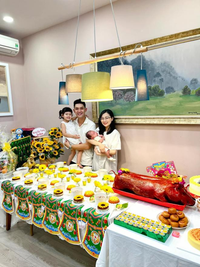 quang vinh mừng đầy tháng cháu  3