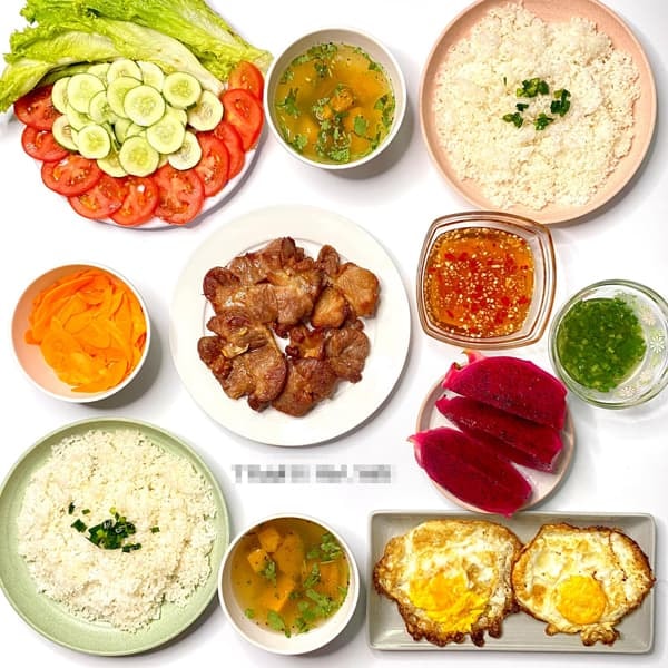 mâm cơm sinh viên  2