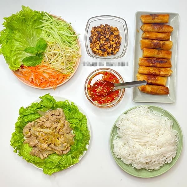 mâm cơm sinh viên  5