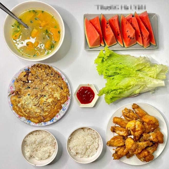 mâm cơm sinh viên  10