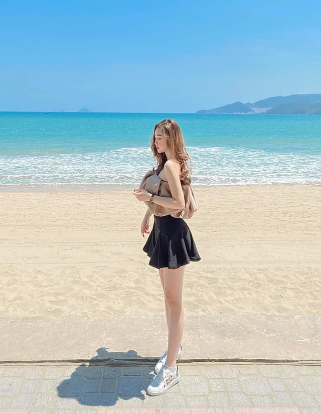 Vẻ đẹp đời thường trong veo của Hàn Trang - diễn viên sinh năm 2000 đóng vai bạn gái Mạnh Quân trong 'Lối về miền hoa' 1 Vẻ đẹp đời thường trong veo của Hàn Trang - diễn viên sinh năm 2000 đóng vai bạn gái Mạnh Quân trong 'Lối về miền hoa' 1