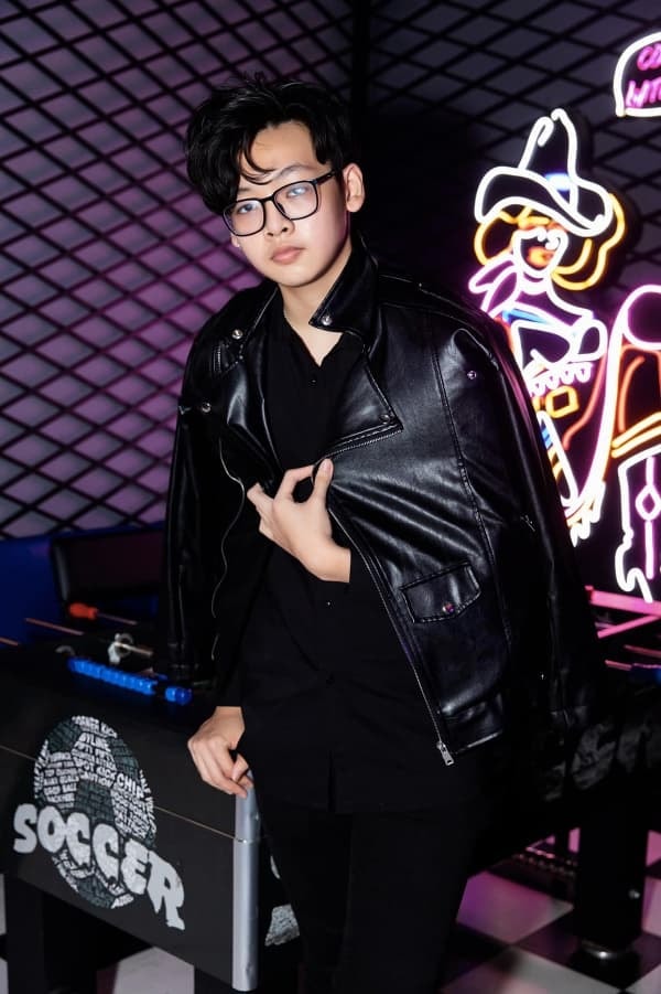 anh-thu-gay-me-voi-than-hinh-chuan-tung-centimet-hon-ca-thieu-nu-xuan-thi-nhung-bi-con-trai-chiem-spotlight-vi-dieu-nay-13-ngoisaovn-w600-h901 4