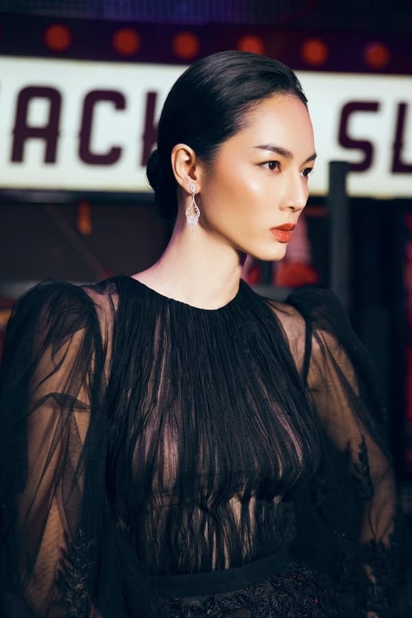 anh-thu-gay-me-voi-than-hinh-chuan-tung-centimet-hon-ca-thieu-nu-xuan-thi-nhung-bi-con-trai-chiem-spotlight-vi-dieu-nay-21-ngoisaovn-w600-h900 1