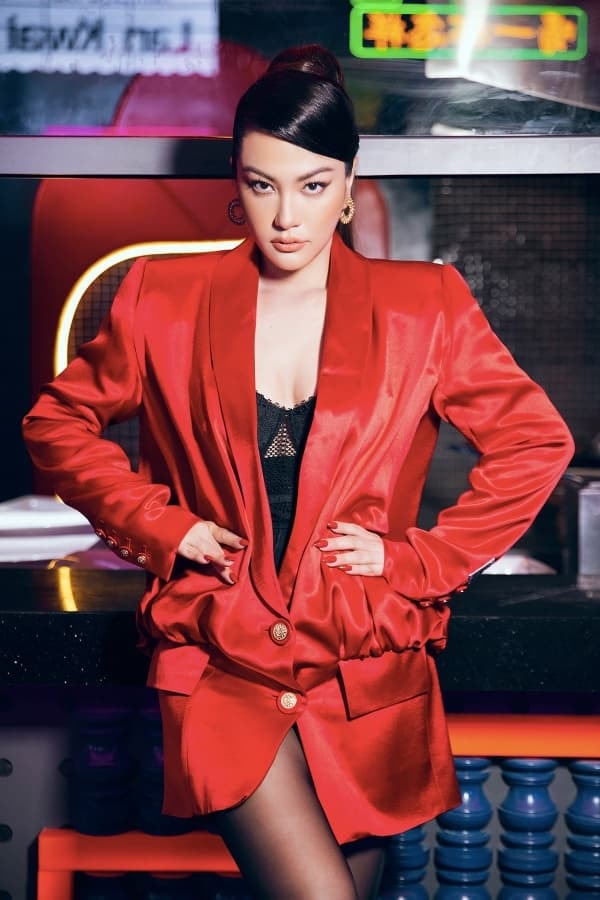 anh-thu-gay-me-voi-than-hinh-chuan-tung-centimet-hon-ca-thieu-nu-xuan-thi-nhung-bi-con-trai-chiem-spotlight-vi-dieu-nay-23-ngoisaovn-w600-h900 0