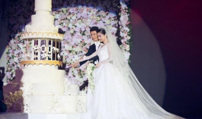  Tổng chi phí đám cưới Hyun Bin - Son Ye Jin tưởng đã 'khủng' nhưng vẫn không bằng số lẻ váy cưới của Angelababy, đủ thấy Huỳnh Hiểu Minh xa hoa thế nào 13