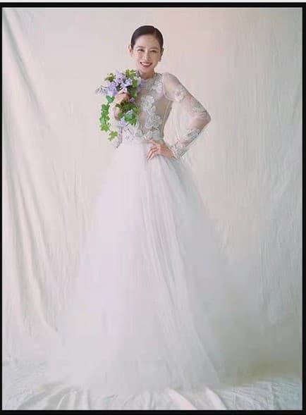  Tổng chi phí đám cưới Hyun Bin - Son Ye Jin tưởng đã 'khủng' nhưng vẫn không bằng số lẻ váy cưới của Angelababy, đủ thấy Huỳnh Hiểu Minh xa hoa thế nào 10