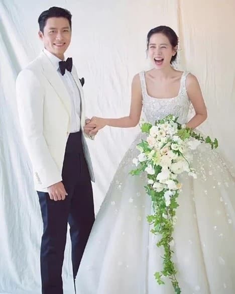  Tổng chi phí đám cưới Hyun Bin - Son Ye Jin tưởng đã 'khủng' nhưng vẫn không bằng số lẻ váy cưới của Angelababy, đủ thấy Huỳnh Hiểu Minh xa hoa thế nào 11