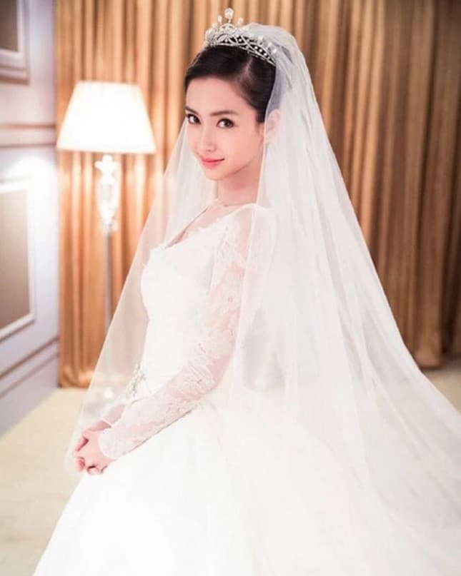  Tổng chi phí đám cưới Hyun Bin - Son Ye Jin tưởng đã 'khủng' nhưng vẫn không bằng số lẻ váy cưới của Angelababy, đủ thấy Huỳnh Hiểu Minh xa hoa thế nào 12