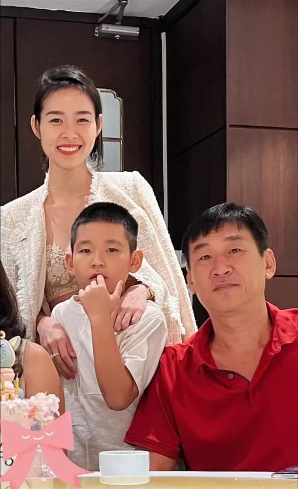 diep-bao-ngoc-hiem-hoi-nhac-den-thanh-dat-phu-nhan-con-trai-giong-bo-ma-la-ban-sao-cua-nguoi-nay-1-ngoisaovn-w610-h1000 3