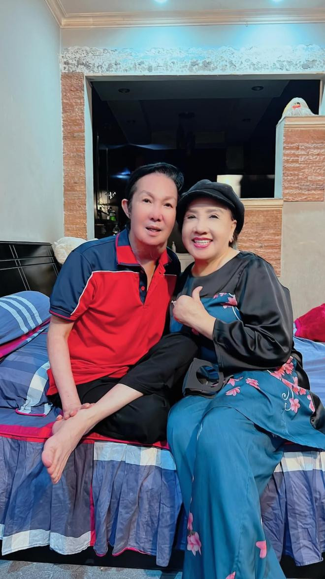 nsut-vu-linh-duoc-dong-nghiep-den-tham-khi-trai-qua-bao-benh-sac-dien-22ong-hoang-cai-luong-ho-quang22-gio-ra-sao-4-ngoisaovn-w1152-h2048 5