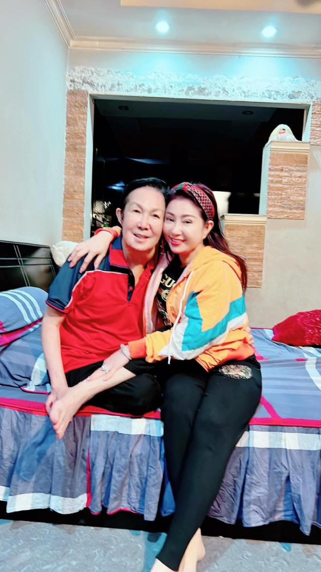 nsut-vu-linh-duoc-dong-nghiep-den-tham-khi-trai-qua-bao-benh-sac-dien-22ong-hoang-cai-luong-ho-quang22-gio-ra-sao-8-ngoisaovn-w1152-h2048 1