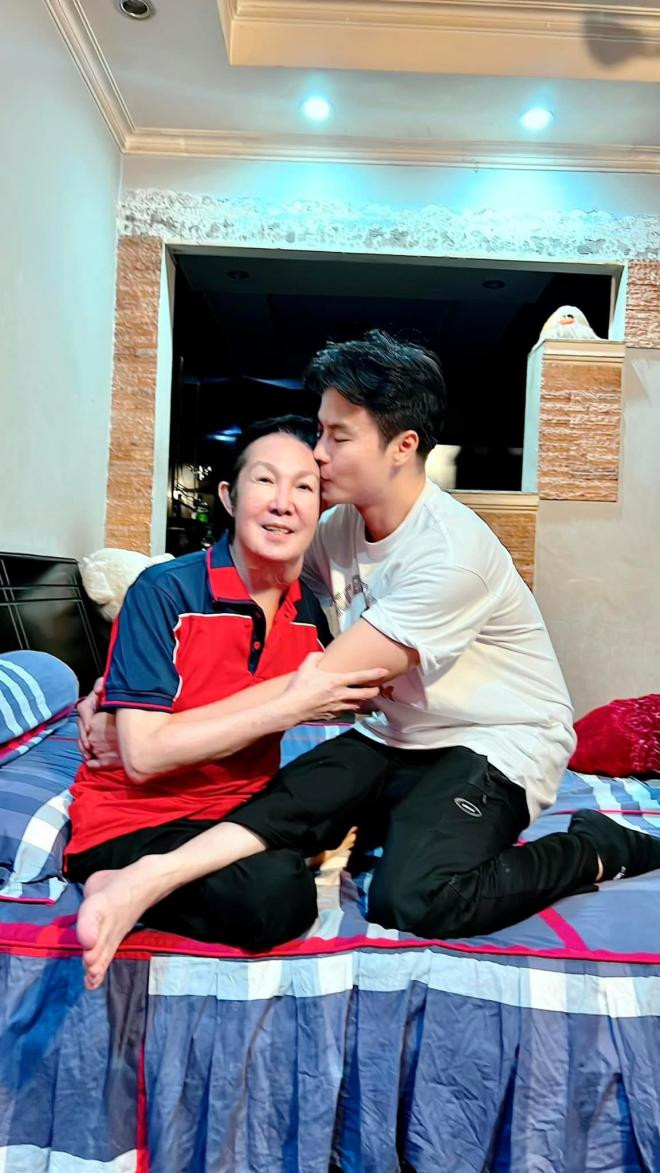 nsut-vu-linh-duoc-dong-nghiep-den-tham-khi-trai-qua-bao-benh-sac-dien-22ong-hoang-cai-luong-ho-quang22-gio-ra-sao-9-ngoisaovn-w1152-h2048 0